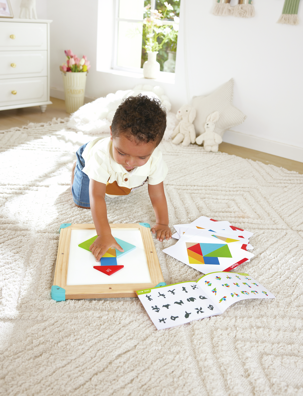 Laberinto Espacial y Tablero de Tangram - Hape