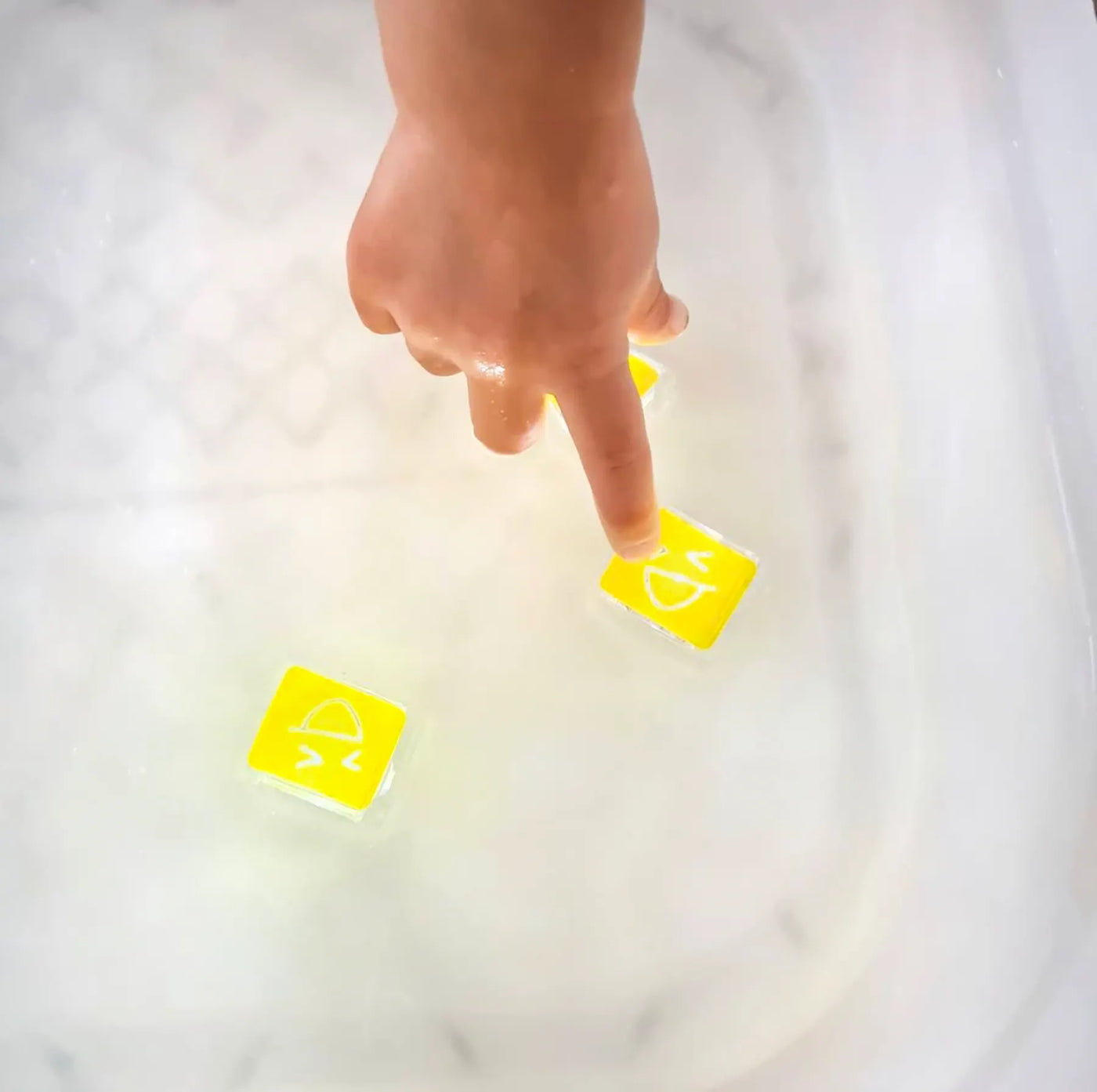 GloPals, juguetes sensorial activado por agua: ALEX