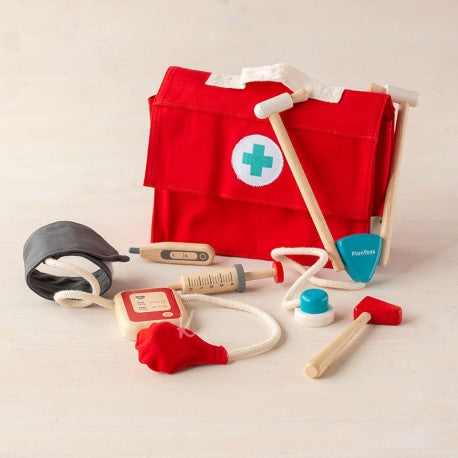 Maletín de médico con accesorios de madera
